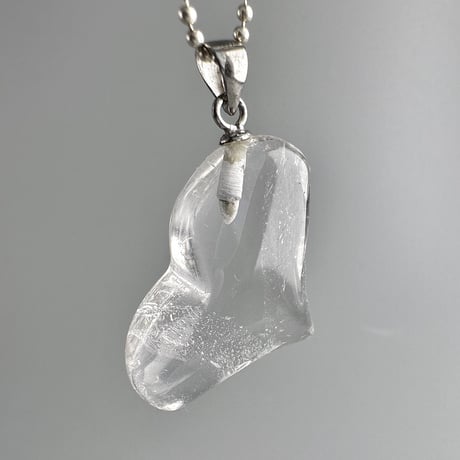 【ガネッシュヒマール産】天然ヒマラヤ水晶ハート型ペンダントトップ⑤ GaneshHimal Himalayan Quartz Heart Pendant Top