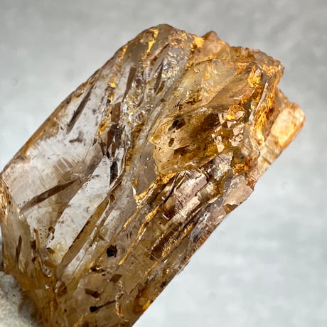【ガネッシュヒマール産】バイオタイトイン天然ヒマラヤ水晶/Ganesh Himal Biotite in Himalayan Quartz
