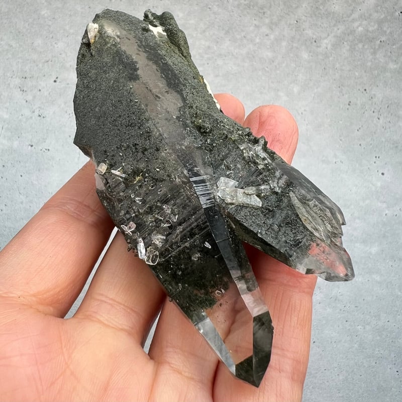 ガネッシュヒマール産】クローライトイン天然ヒマラヤ水晶 Ganesh