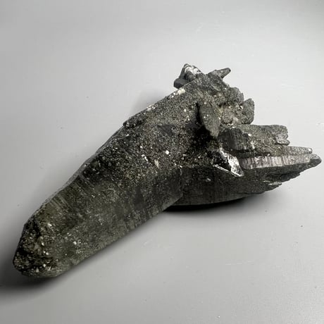 大特価【ガネッシュヒマール産】クローライトイン天然ヒマラヤ水晶/Ganesh Himal Chlorite in Himalayan Quartz