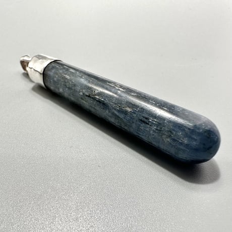 ネパール産ヒマラヤカイヤナイト "手磨き加工"ペンダントトップ 2️⃣ NEPAL Himalayan Kyanite Pendant Top
