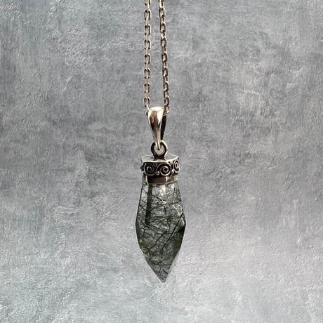 【ガネッシュヒマール産】アクチノライトイン天然ヒマラヤ水晶ペンダントトップ④/Ganesh Himal Actinorite in Himalayan Quartz Pendant Top