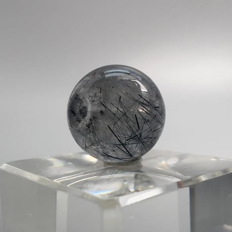 【ガネッシュヒマール産】11mm"手磨き加工"アクチノライトイン天然ヒマラヤ水晶ビーズ/Ganesh Himal Actinolite in Himalayan Quartz Round Beads