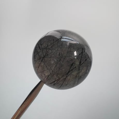 【ガネッシュヒマール産】14mm"手磨き加工"アクチノライトイン天然ヒマラヤ水晶ビーズ/Ganesh Himal Actinolite in Himalayan Quartz Round beads