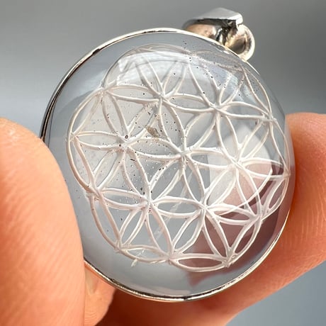 【ガネッシュヒマール産】天然ヒマラヤ水晶  "フラワーオブライフ"ペンダントトップ③/Ganesh Himal "Flower of Life"S/V Pendant Top