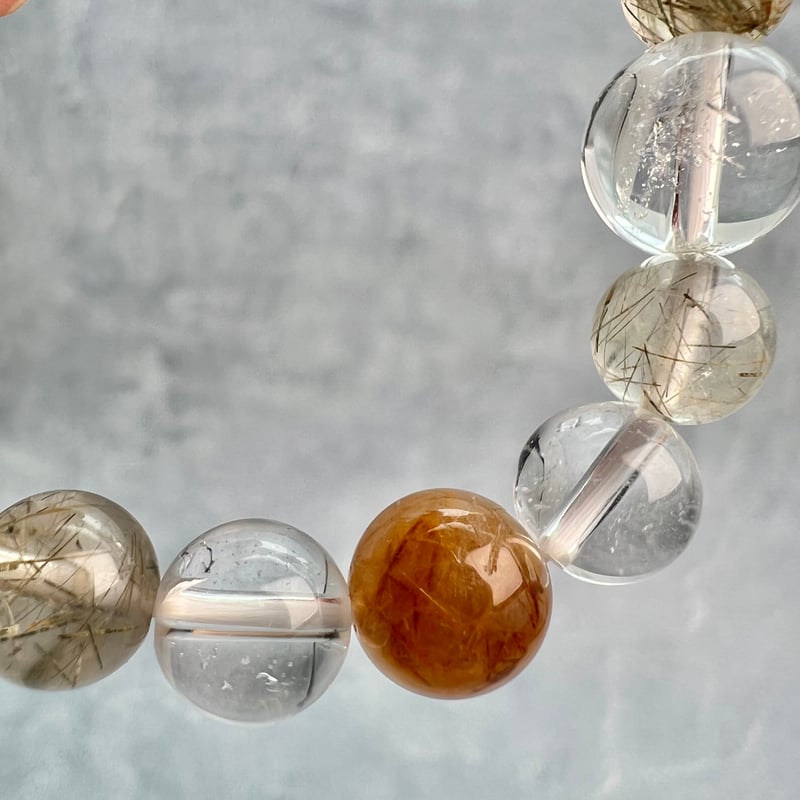 ガネッシュヒマール産】クリア&アクチノライトイン天然ヒマラヤ水晶