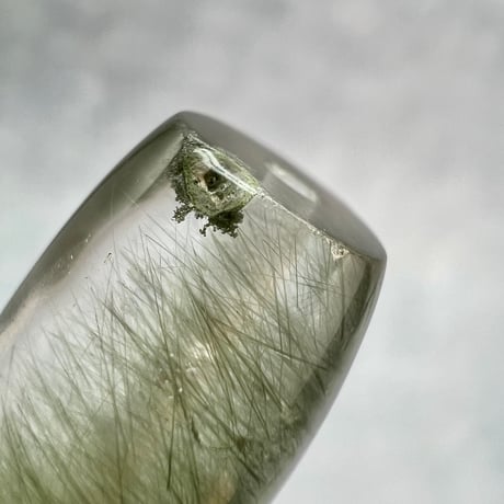 【ガネッシュヒマール産】アクチノライトイン天然ヒマラヤ水晶 樽型ビーズ⑤/Ganesh Himal Actinolite&Chlorite in Himalayan Quartz