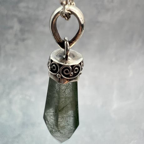 【ガネッシュヒマール産】アクチノライト&クローライト天然ヒマラヤ水晶ペンダントトップ⑥/Ganesh Himal Actinorite in Himalayan Quartz Pendant Top