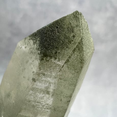 【ガネッシュヒマール産】クローライト&アクチノライトイン天然ヒマラヤ水晶/Ganesh Himal Chlorite&Actinorite in Himalayan Quartz