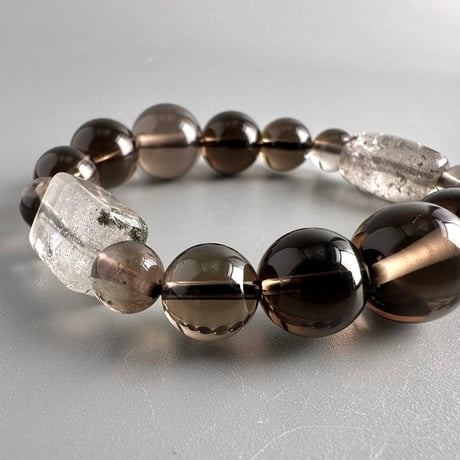 ガネッシュヒマール産ヒマラヤ水晶&ガウリシャンカール産スモーキークォーツデザインブレスレット/GaneshHimal&Gaurishankar Design Bracelet