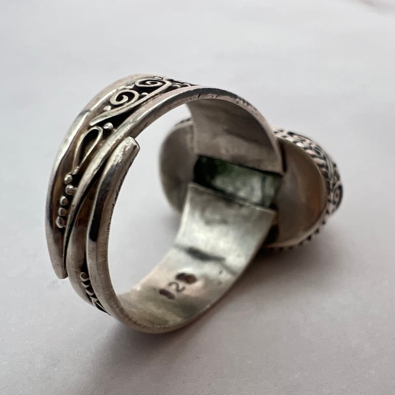 ガネッシュヒマール　ラパ産　アクチノライトインクオーツリング　7〜8号 ガネッシュヒマール産】アクチノライトイン天然ヒマラヤ水晶 樽型