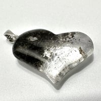 【ガネッシュヒマール産】クローライトイン天然ヒマラヤ水晶ハート型ペンダントトップ/GaneshHimal Chlorite in Himalayan Quartz Heart Pendant Top