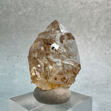 【ガネッシュヒマール産】バイオタイトイン天然ヒマラヤ水晶/Ganesh Himal Biotite in Himalayan Quartz