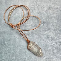 【カイラス産】天然ヒマラヤ水晶革紐付きペンダント⑨/Kailash Himalayan Quartz Pendant
