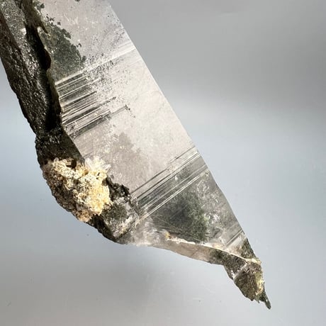 大特価【ガネッシュヒマール産】クローライトイン天然ヒマラヤ水晶❽/Ganesh Himal Chlorite in Himalayan Quartz