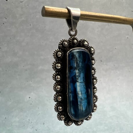 ネパール産天然ヒマラヤカイヤナイトS/V925ペンダントトップ/NEPAL Himalayan Kyanite S/V925 Pendant Top