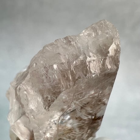 【ガネッシュヒマール産】バイオタイトイン天然ヒマラヤ水晶/Ganesh Himal Biotite in  Himalayan Quartz