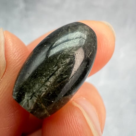 【ガネッシュヒマール産】アクチノライトイン天然ヒマラヤ水晶 樽型ビーズ⑳/Ganesh Himal Actinolite in Himalayan Quartz barrel beads