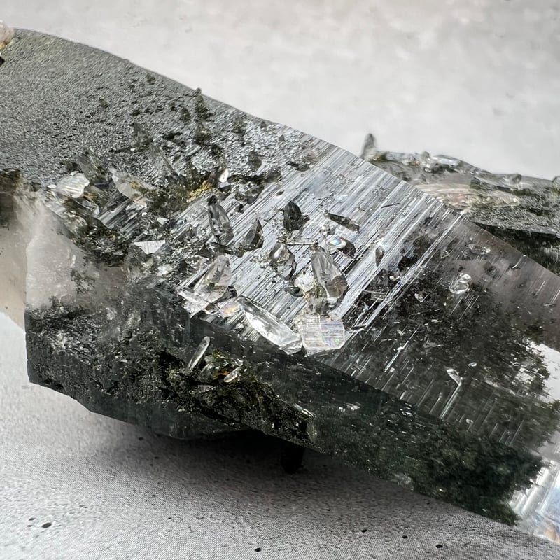 ガネッシュヒマール産】クローライトイン天然ヒマラヤ水晶 Ganesh