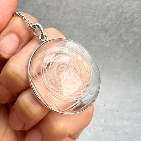 【ガネッシュヒマール産】天然ヒマラヤ水晶"シュリヤントラ"シルバー925ペンダントトップ①