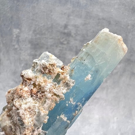 ネパール産【ヒマラヤアクアマリン】原石/Nepal Himalayan Aquamarine