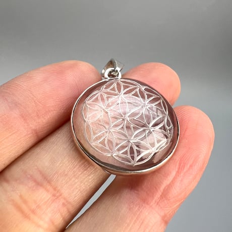 【ガネッシュヒマール産】天然ヒマラヤ水晶 "フラワーオブライフ"ペンダントトップ④/Ganesh Himal "Flower of Life"S/V Pendant Top