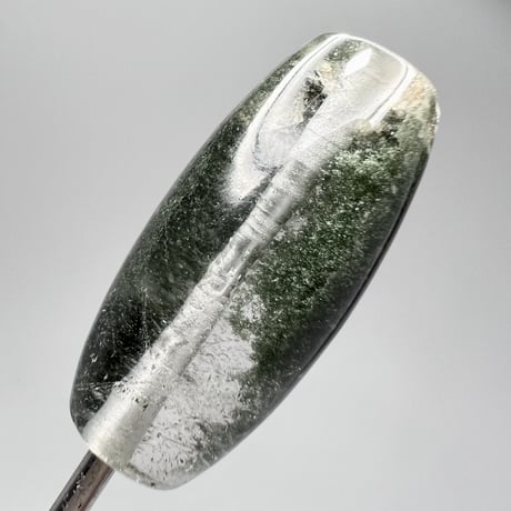 【ガネッシュヒマール産】ガネッシュヒマール産クローライトイン天然ヒマラヤ水晶 樽型ビーズ/Ganesh Himal Chlorite in Himalayan Quartz barrel beads