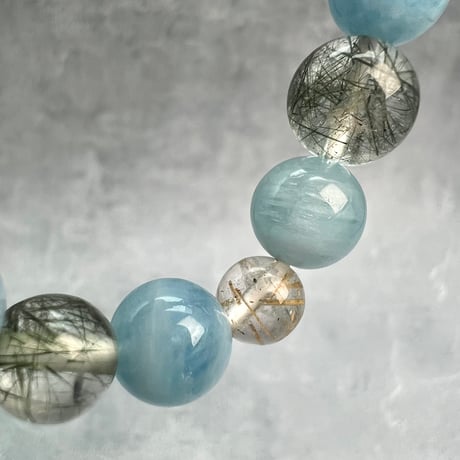【デザインブレスレット】天然アクアマリン+ガネッシュヒマール産クローライトイン天然ヒマラヤ水晶/Aquamarine+Ganeshhimal Chlorite in H.Quartz Bracelet