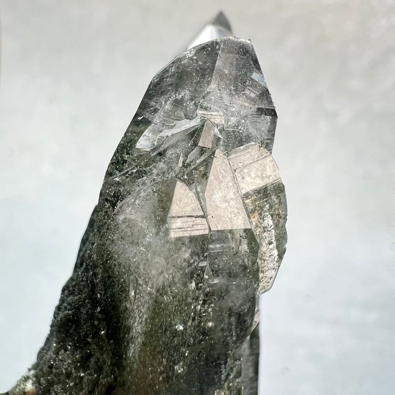 ガネッシュヒマール産】クローライトイン天然ヒマラヤ水晶 Ganesh