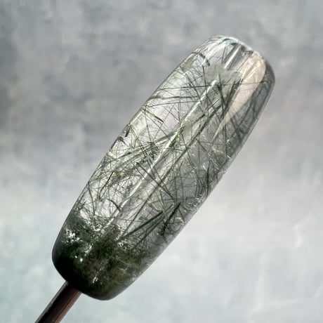 【ガネッシュヒマール産】アクチノライト&クローライトイン天然ヒマラヤ水晶 樽型ビーズ⑱/Ganesh Himal Actinolite&Chlorite in barrel beads