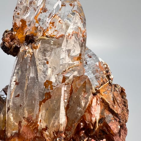 【ガネッシュヒマール産】"リモナイト&雲母"付き天然ヒマラヤ水晶クラスター/Ganesh Himal "Limonite&Maica"inHimalayan Quartz  Cluster