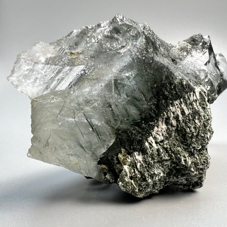 【ガネッシュヒマール産】クローライト&アクチノライトイン天然ヒマラヤ水晶/Ganesh Himal Himalayan Quartz