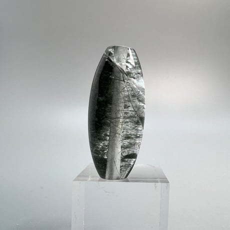 【ガネッシュヒマール産】アクチノライト&クローライトイン天然ヒマラヤ水晶 樽型ビーズ/Ganesh Himal Actinolite&Chlorite in Himalayan Quartz