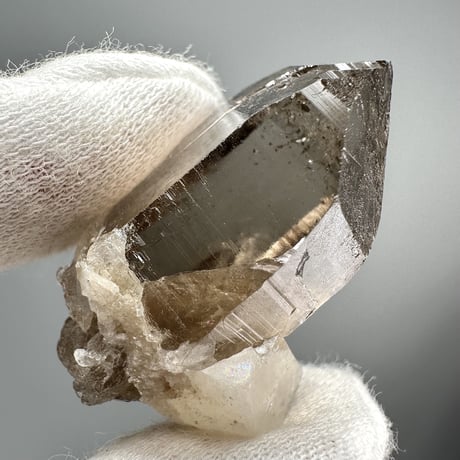 ガウリシャンカール産天然ヒマラヤスモーキークォーツポイント/GauriShankar Himalayan Smoky Quartz