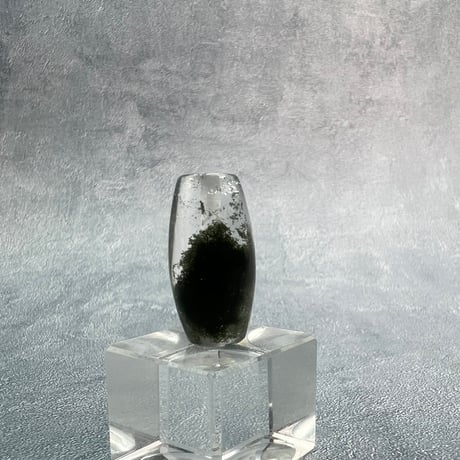 【ガネッシュヒマール産】クローライトイン天然ヒマラヤ水晶 樽型ビーズ⑯/Ganesh Himal Chlorite in Himalayan Quartz barrel beads