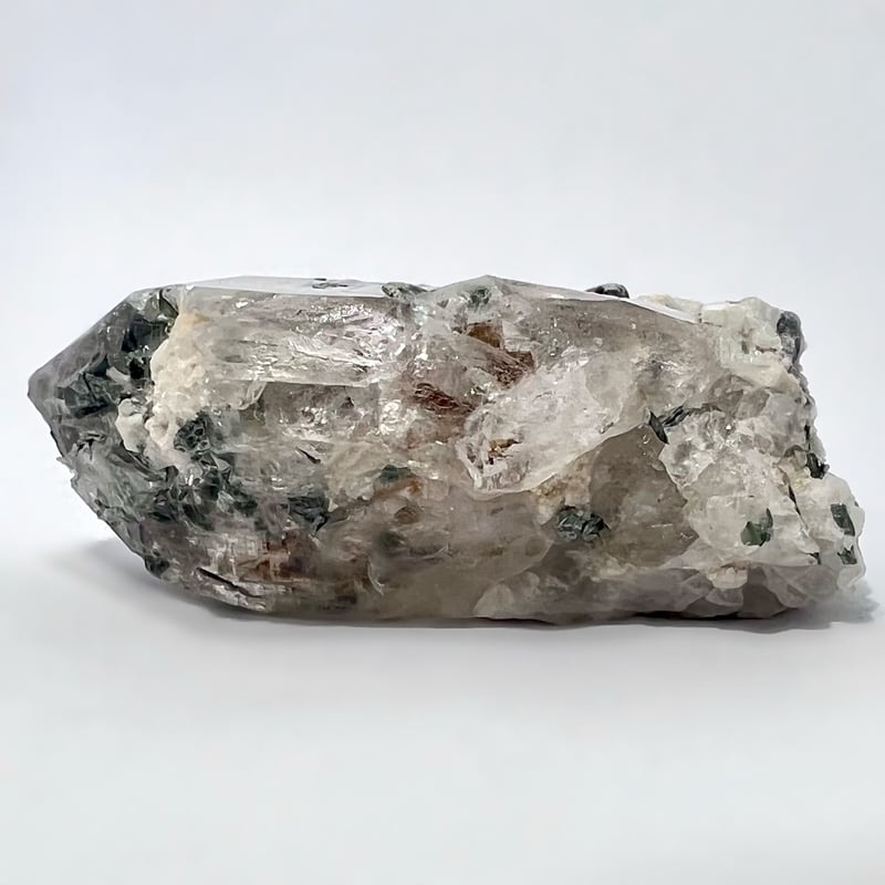 ガネーシュヒマール産バイオタイト&フックサイト入り天然ヒマラヤ水晶