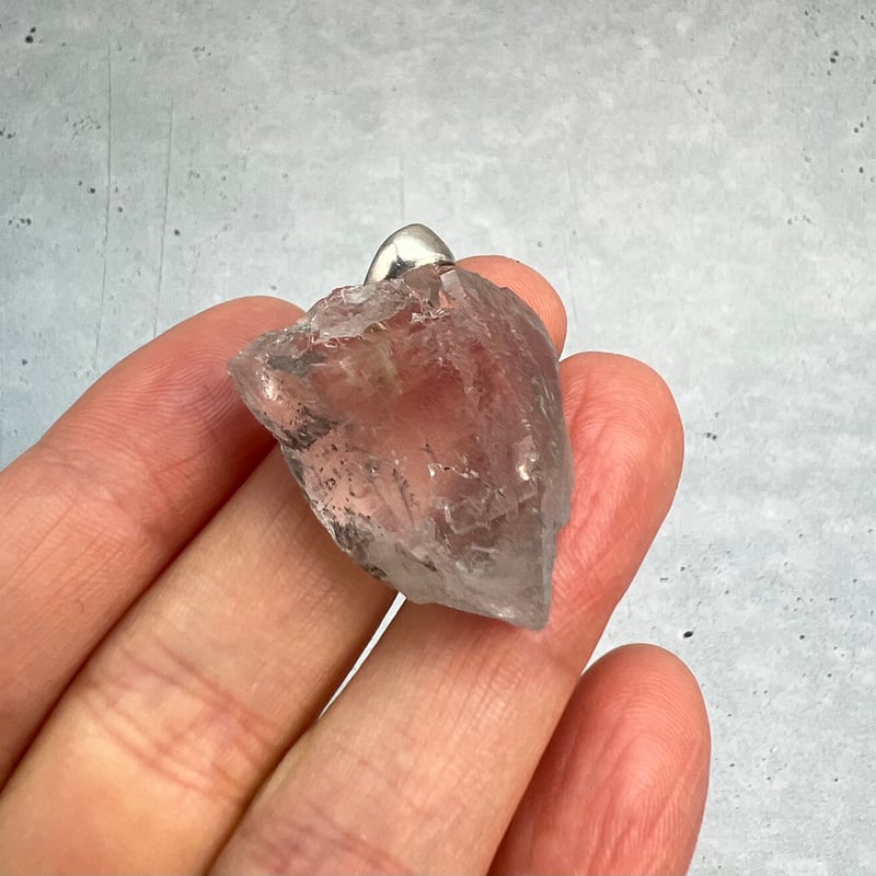 カイラス産】天然ヒマラヤ水晶バチカン付きペンダントトップ④