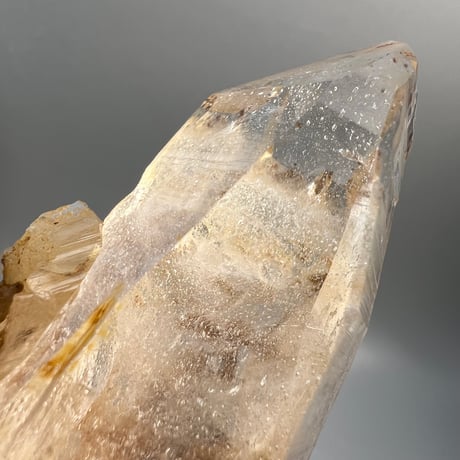 【ガネッシュヒマール産】リモナイトインヒマラヤ水晶 クラスター/Ganesh Himal Limonite in Himalayan Quartz Cluster