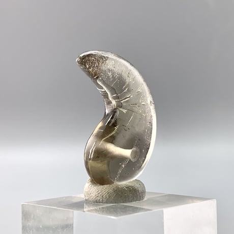 ガウリシャンカール産天然スモーキークォーツ"手磨き加工"勾玉ビーズ1⃣ Gaurishankar Himalayan Smoky  Quartz Magatama