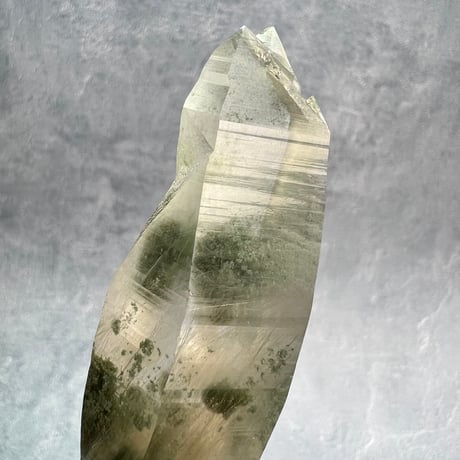 【ガネッシュヒマール産】クローライト&アクチノライトイン天然ヒマラヤ水晶/Ganesh Himal Chlorite&Actinorite in Himalayan Quartz
