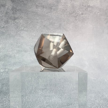 【ガウリシャンカール産】天然ヒマラヤスモーキークォーツ"手磨き加工"イコサヘドロン"ビーズ/GauriShankar Smoky Quartz "Icosahedron"Beads