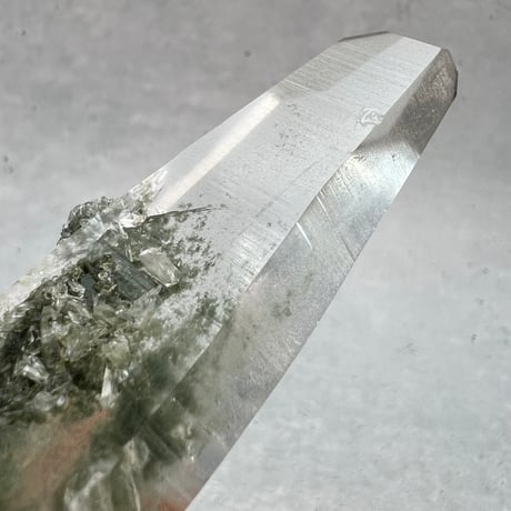 【ガネッシュヒマール産】クローライト&アクチノライト イン天然ヒマラヤ水晶/Ganesh Himal Chlorite&Actinorite in Himalayan Quartz