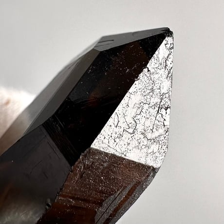 ガウリシャンカール産天然ヒマラヤスモーキークォーツ革紐ペンダント/GauriShankar Himalayan Smoky Quartz Pendant