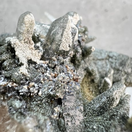 【ガネッシュヒマール産】クローライトイン天然ヒマラヤ水晶クラスター/Ganesh Himal Chlorite in Himalayan Quartz Cluster