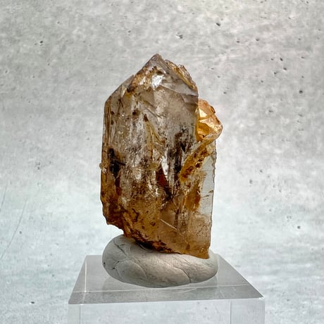 【ガネッシュヒマール産】バイオタイトイン天然ヒマラヤ水晶/Ganesh Himal Biotite in Himalayan Quartz
