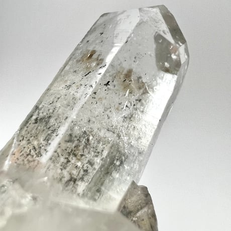 【マナスル産】クローライトイン天然ヒマラヤ水晶ポイント/Manaslu Chlorite in Himalayan Quartz Point