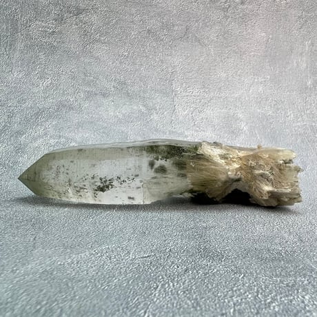 【ガネッシュヒマール産】クローライト&アクチノライトイン天然ヒマラヤ水晶/Ganesh Himal Chlorite&Actinorite in Himalayan Quartz