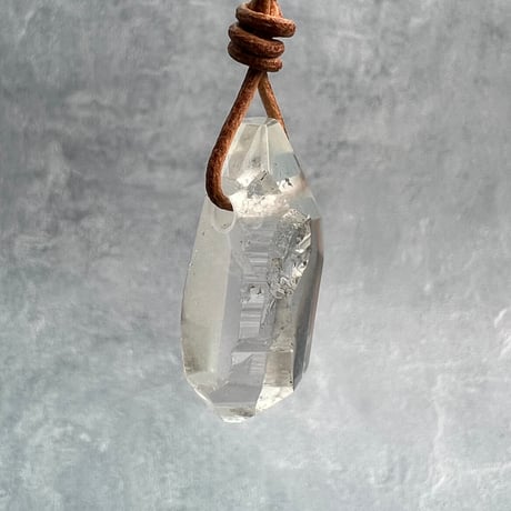 【ガネッシュヒマール産】天然ヒマラヤ水晶ペンダント(ポリッシュ面あり) GaneshHimal Natural Himalayan Quartz Pendant