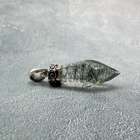 【ガネッシュヒマール産】アクチノライトイン天然ヒマラヤ水晶ペンダントトップ④/Ganesh Himal Actinorite in Himalayan Quartz Pendant Top