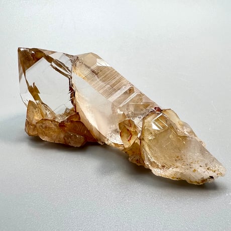 【ガネッシュヒマール産】リモナイトインヒマラヤ水晶 クラスター/Ganesh Himal Limonite in Himalayan Quartz Cluster